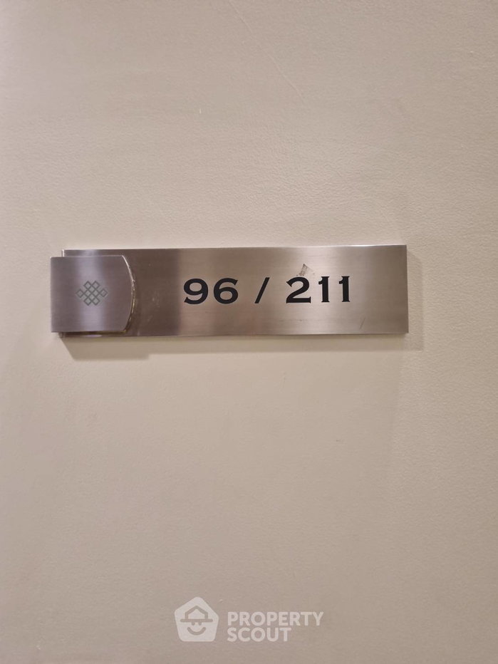 picture 15th-Floor 1-BR At Bright Sukhumvit 24 Condominium Near BTS Phrom Phong (ID 2111877) - 17/17