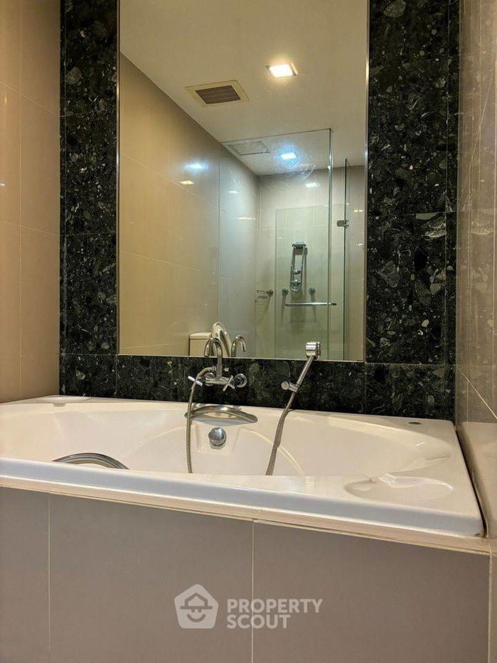 picture 2-BR Condo at Ficus Lane Condominium near BTS Phra Khanong (ID 1778294) - 9/11