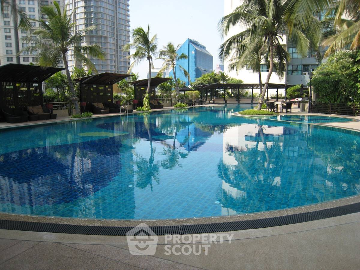 picture 2-BR Condo at Sathorn Gardens near MRT Si Lom (ID 405334) - 15/22