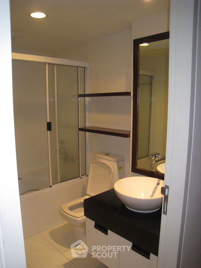 picture 2-BR Condo at Urbana Sukhumvit 15 near BTS Nana (ID 2094703) - 6/7