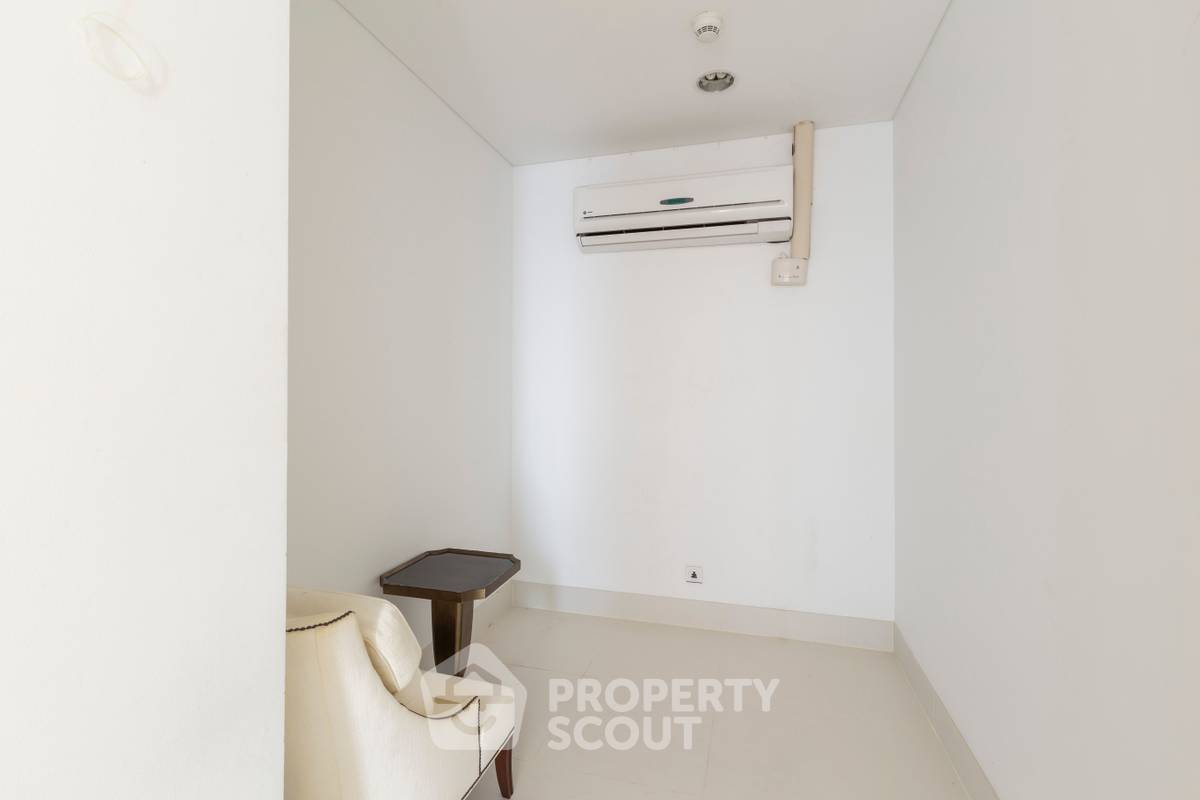 picture 2-BR Condo at The Ritz-Carlton Residences, Bangkok near BTS Chong Nonsi (ID 2083635) - 36/41