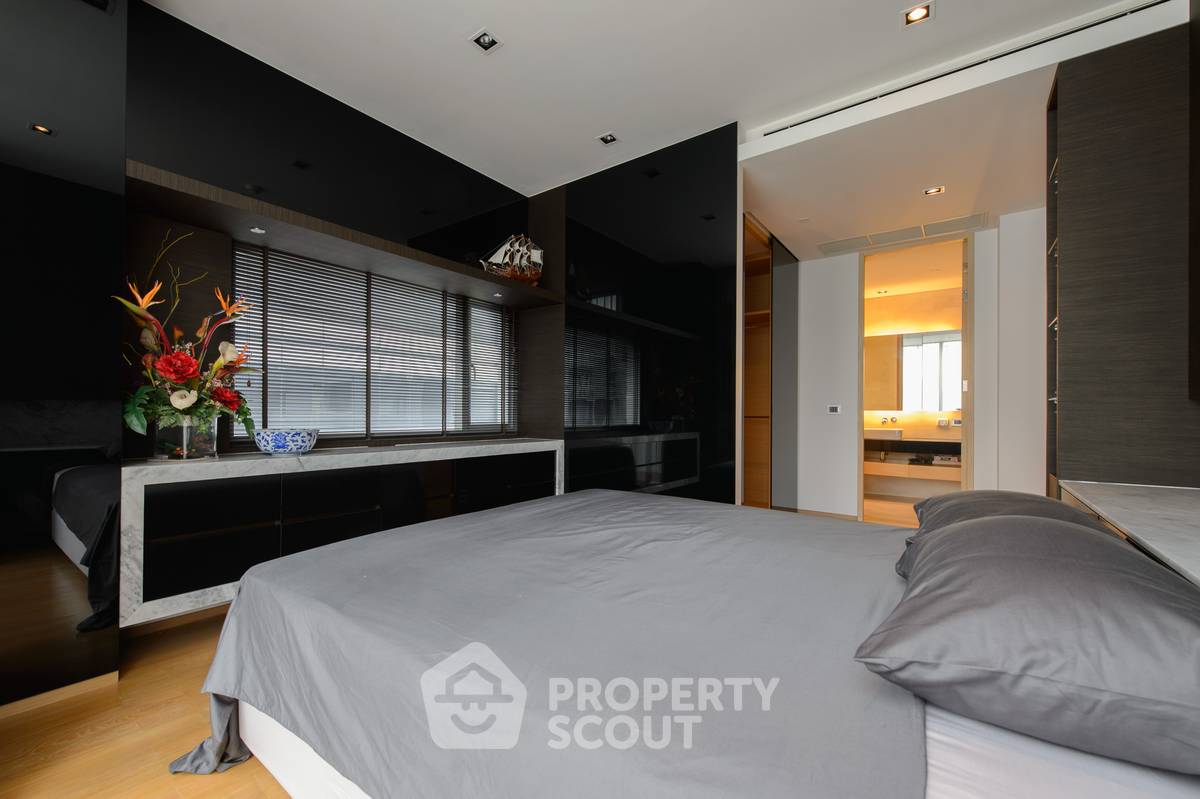 picture 2-BR Condo at Saladaeng Residences near MRT Si Lom (ID 426278) - 17/19