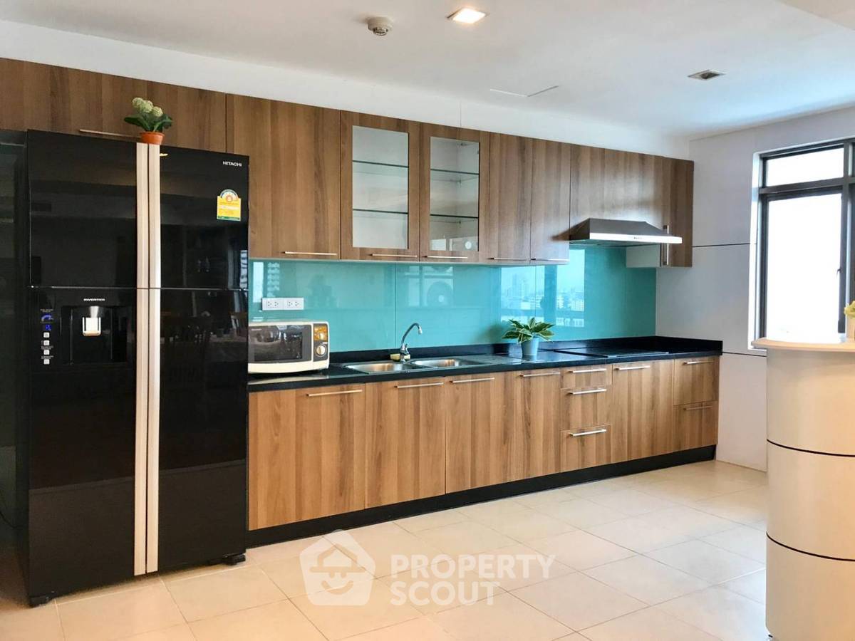 picture 3-BR Condo at Royal Castle Sukhumvit near BTS Phrom Phong (ID 566354) - 4/8