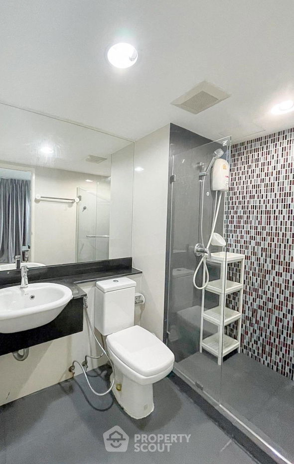 picture 1-BR Condo at Chateau In Town Ratchada 19 near MRT Ratchadaphisek (ID 972632) - 11/12