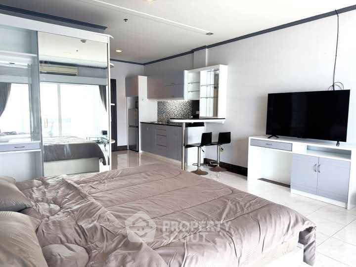 picture Studio Condo at View Talay 8 Condominium Jomtien close to Jomtien Beach (ID 2123961) - 8/13