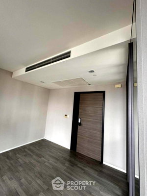 Condos for sale : 2-BR Condo at The Room Sathorn - St. Louis near BTS Surasak (ID 1904155)