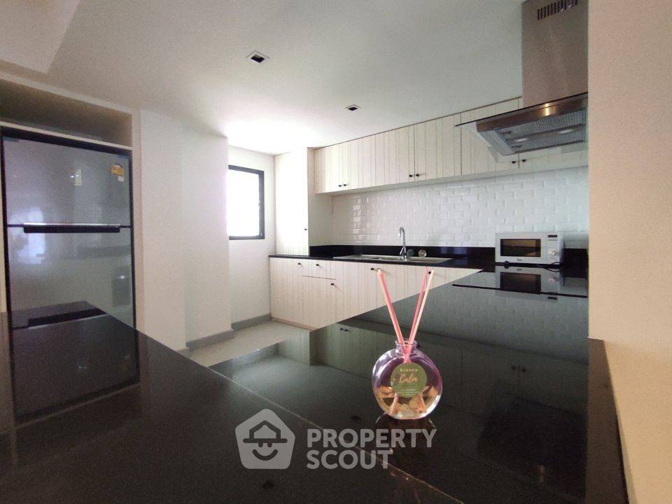 picture 3-BR Condo at Villa Bajaj near MRT Sukhumvit (ID 731256) - 5/10