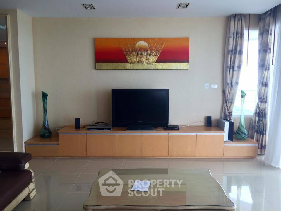 รูป คอนโด 4-ห้องนอน ที่ ลา รอยัล ใกล้ เมืองพัทยา (ID 998576) - รูปที่ 2/27