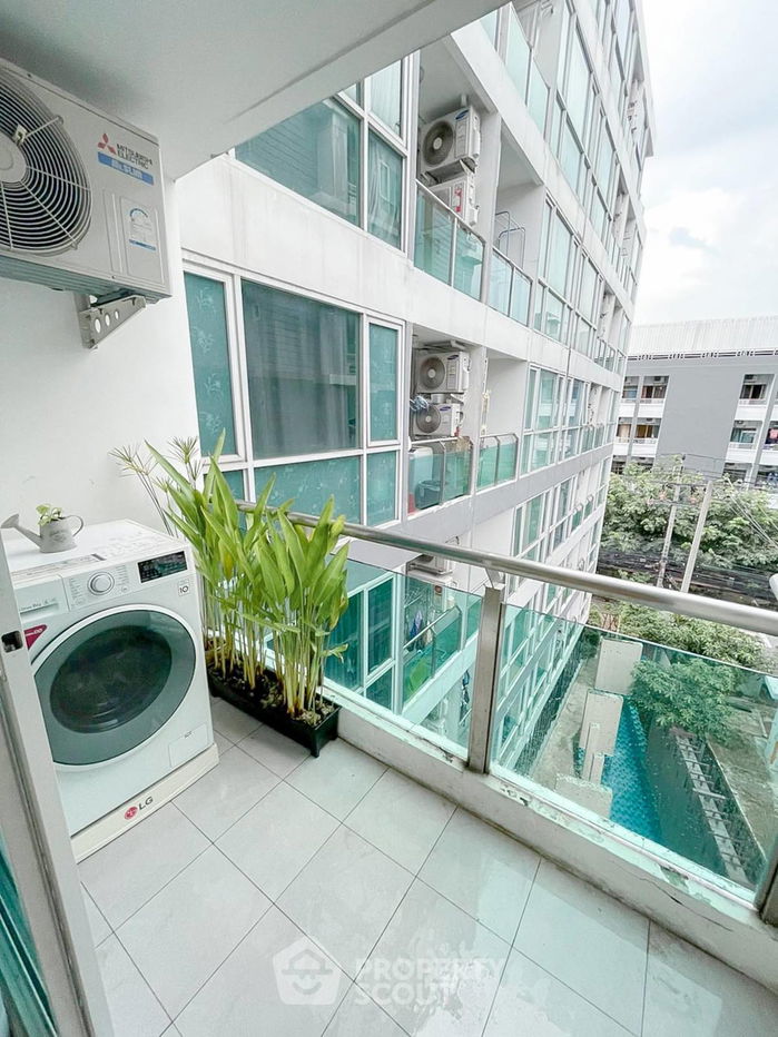 picture 1-BR Condo at Chateau In Town Ratchada 19 near MRT Ratchadaphisek (ID 972632) - 7/12