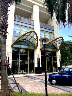 Condos for sale Asoke Road : 2-BR Condo at Q Asoke near MRT Phetchaburi (ID 1994713)