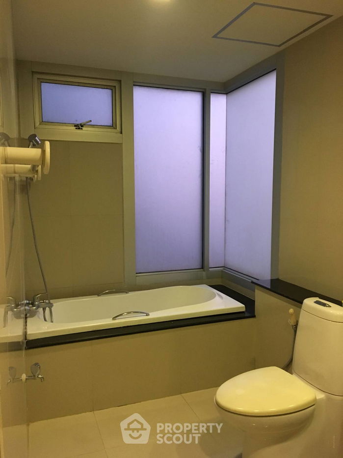 picture 3-BR Condo at Nusasiri Grand Condominium near BTS Ekkamai (ID 514536) - 19/23