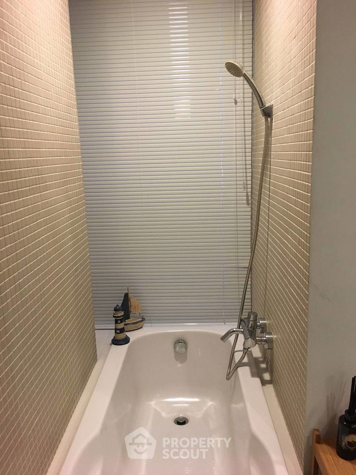 picture 1-BR Condo at The Nest Ploenchit near BTS Phloen Chit (ID 565628) - 6/8