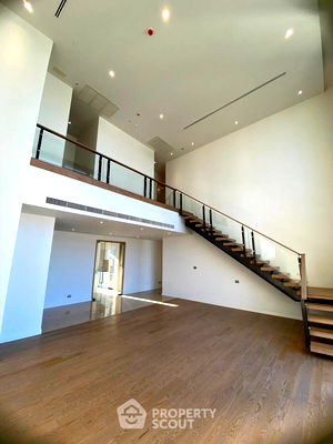 Condos for sale Charoen Nakhon Station : 4-BR Duplex at Magnolias Waterfront Residences near BTS Saphan Taksin (ID 1535769)
