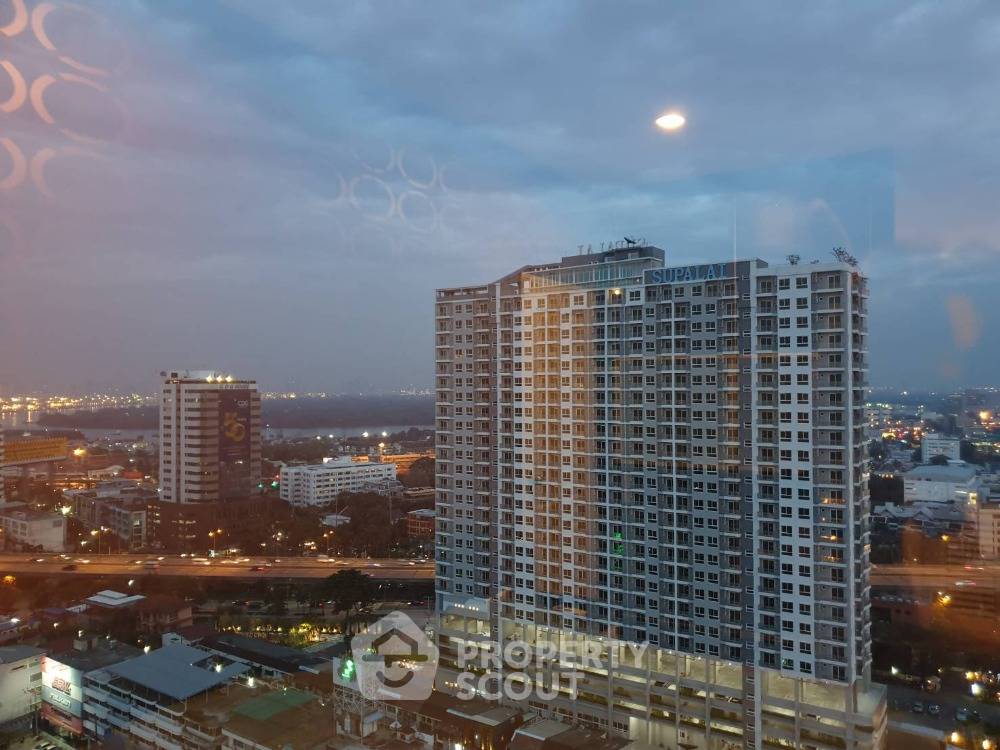 รูป คอนโด 2-ห้องนอน ที่ เดอะ คอมพลีท นราธิวาส ใกล้ ถนนนราธิวาสราชนครินทร์ (ID 680811) - รูปที่ 1/5