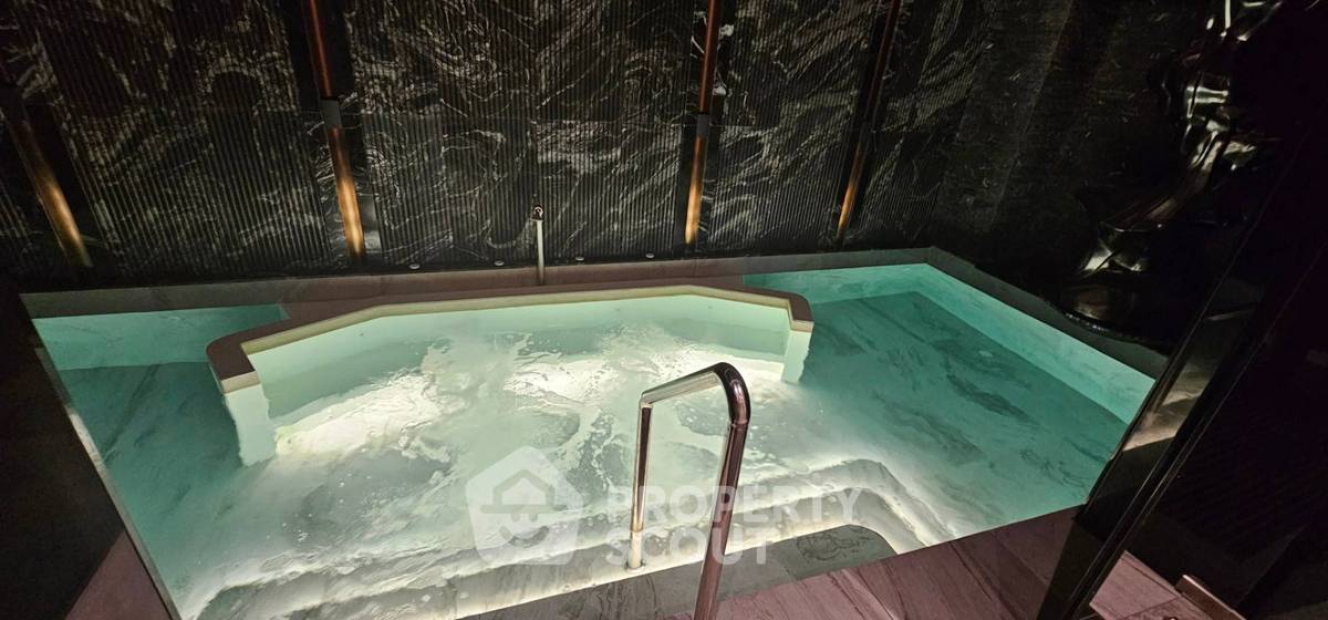picture 2-BR Condo at Supalai Icon Sathon near MRT Si Lom (ID 2069725) - 13/17