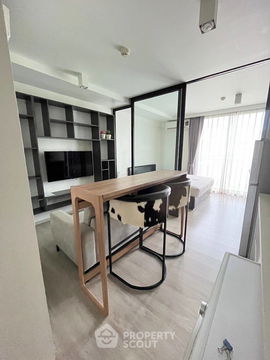 1-BR Condo at Maestro 02 Ruamrudee near BTS Nana (ID 1465577)