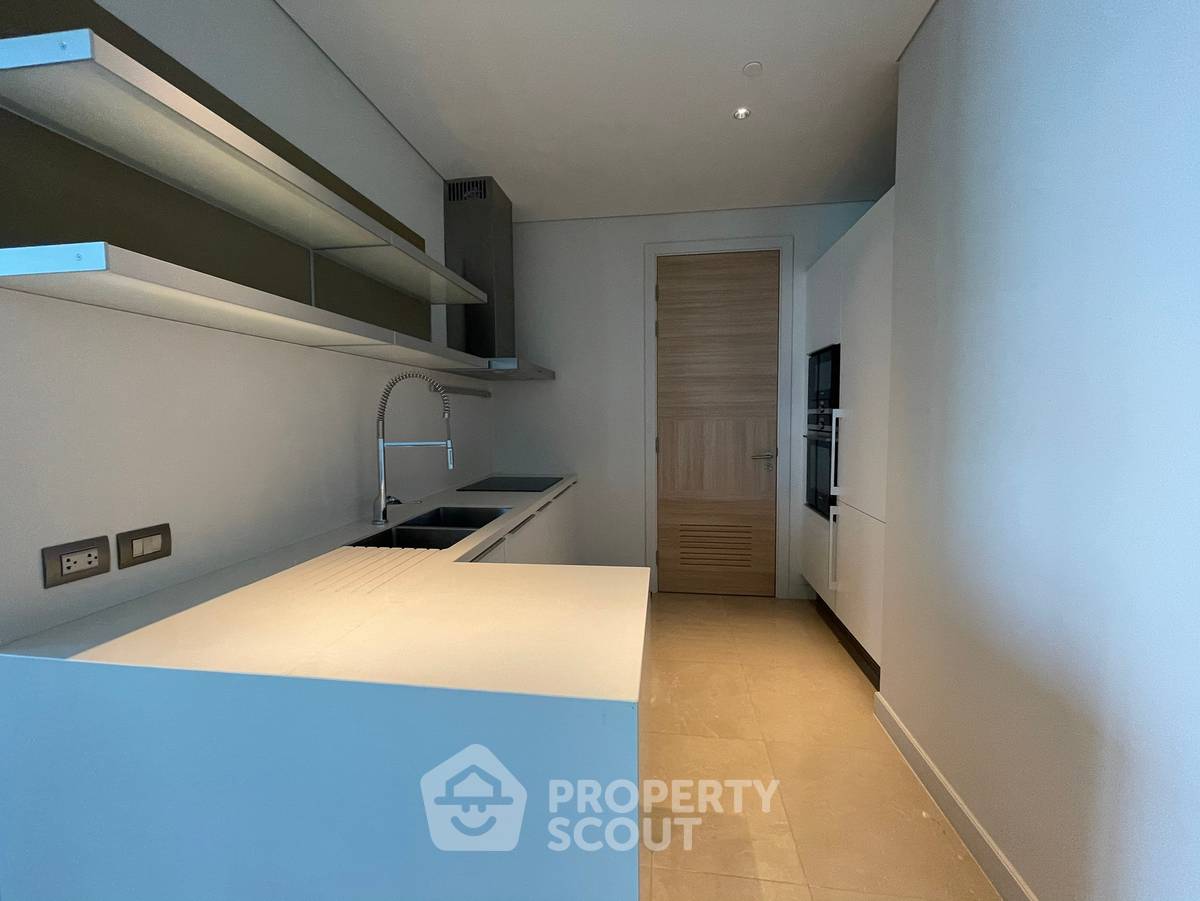 picture 2-BR Condo at Sindhorn Residence near BTS Ratchadamri (ID 513408) - 3/11