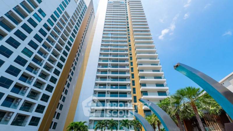 picture 1-BR Condo at The Peak Towers close to Phratamnak (ID 2136877) - 5/14