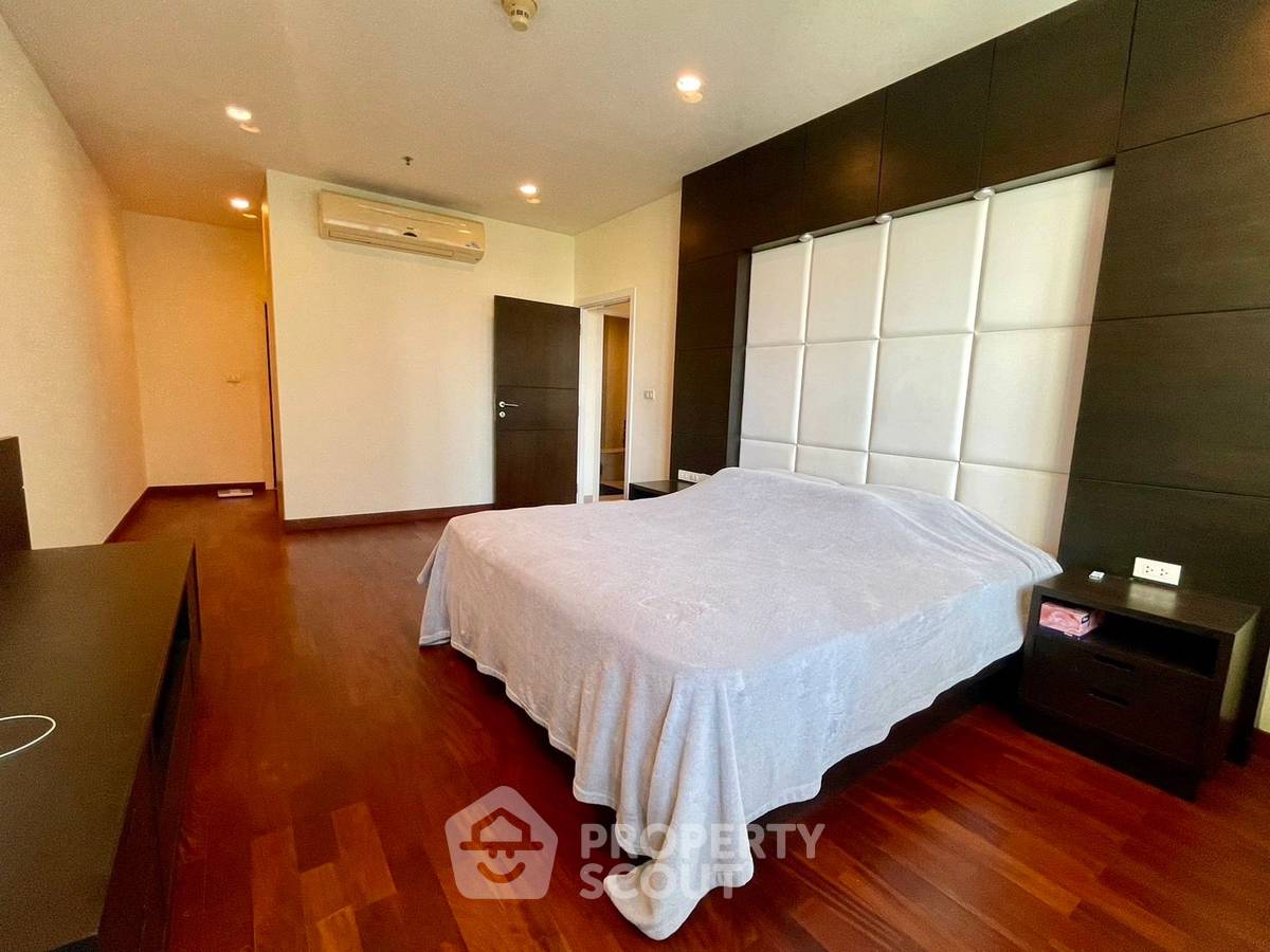 picture Novel 2-BR Condo at The Star Estate @ Narathiwas Condominium in Chong Nonsi (ID 1157738) - 9/20