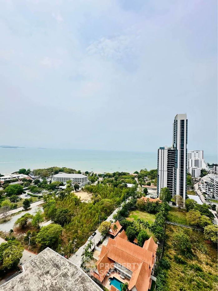 picture 1-BR Condo at The Peak Towers close to Phratamnak (ID 2144364) - 5/14
