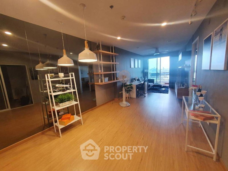 Condos for sale : 1-BR Condo at Supalai Prima Riva Rama 3 - Narathiwas in Chong Nonsi (ID 1749469)