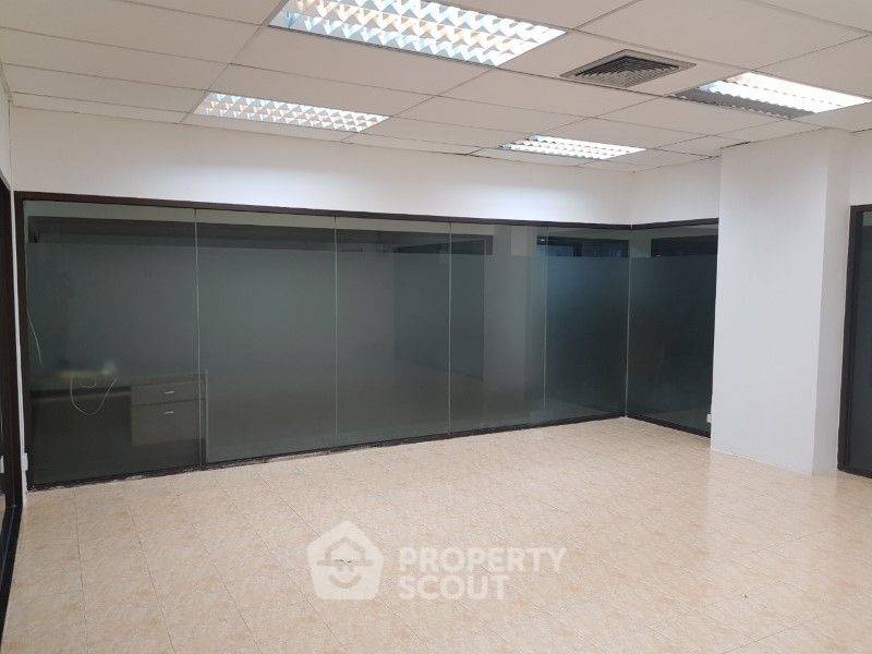 รูป คอนโด 1-ห้องนอน ที่ ออมนิ ทาวเวอร์ ใกล้ BTS นานา (ID 1512668) - รูปที่ 1/11