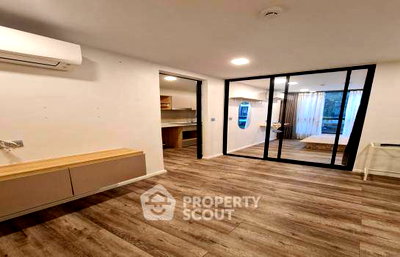 Condos for sale : 2-BR Condo at Atmoz Ratchada-Huaikwang in Wang Thonglang (ID 1898028)