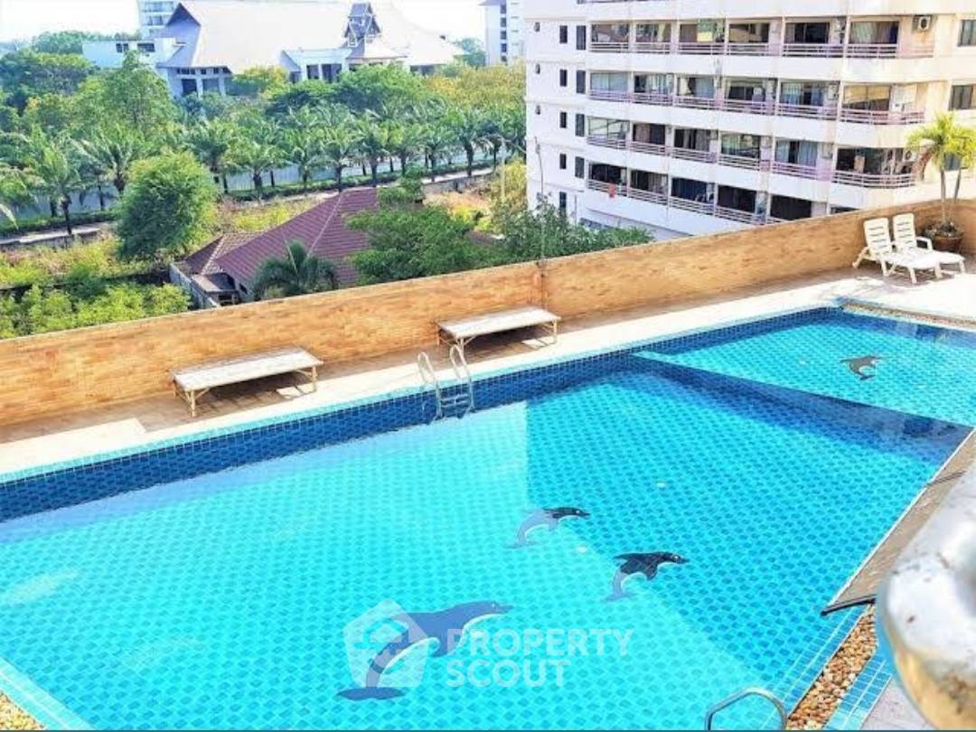 picture Studio Condo at Thep Thip Mansion Condominium close to Phratamnak (ID 1455866) - 11/12