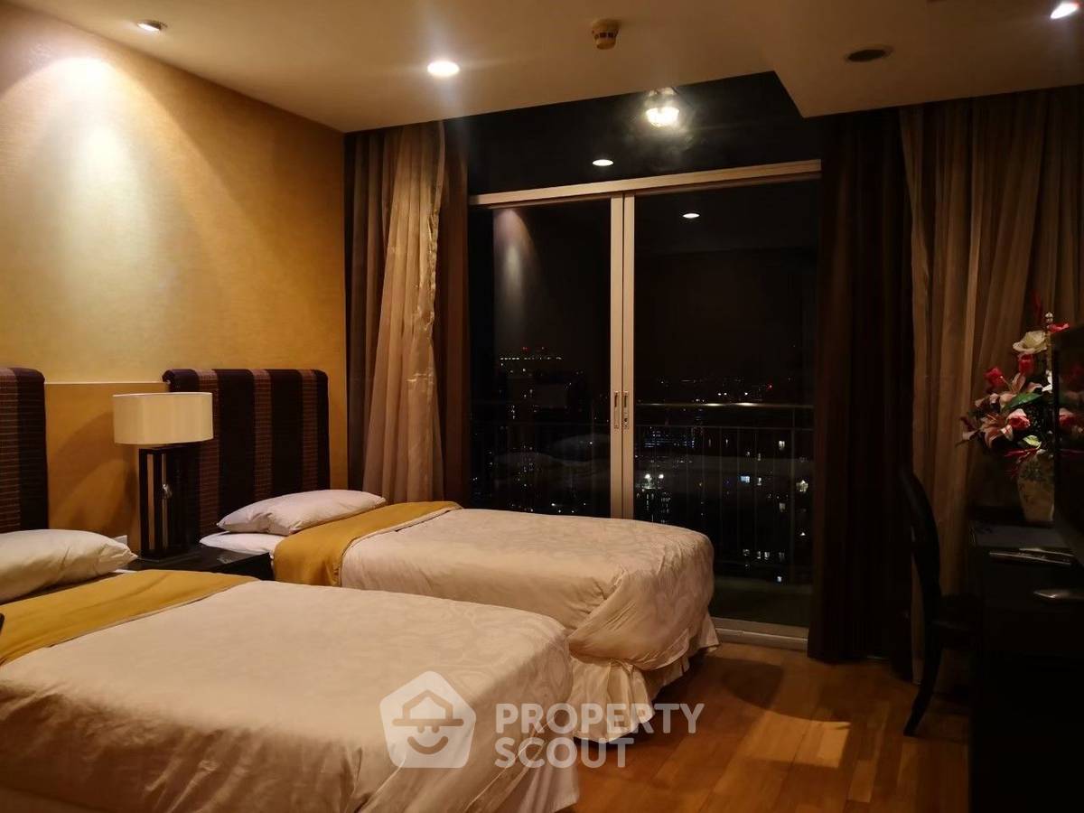 picture 2-BR Condo at Urbana Sathorn Condominium near BTS Sala Daeng (ID 882009) - 2/13