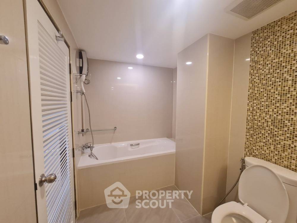 picture 3-BR Condo at Royal Castle Sukhumvit near BTS Phrom Phong (ID 438884) - 13/14