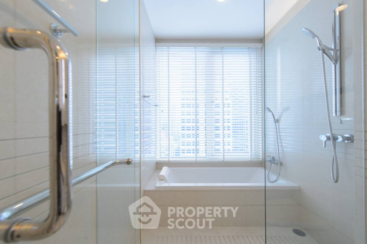 picture 2-BR Condo at Q Langsuan near BTS Ratchadamri (ID 426279) - 8/16