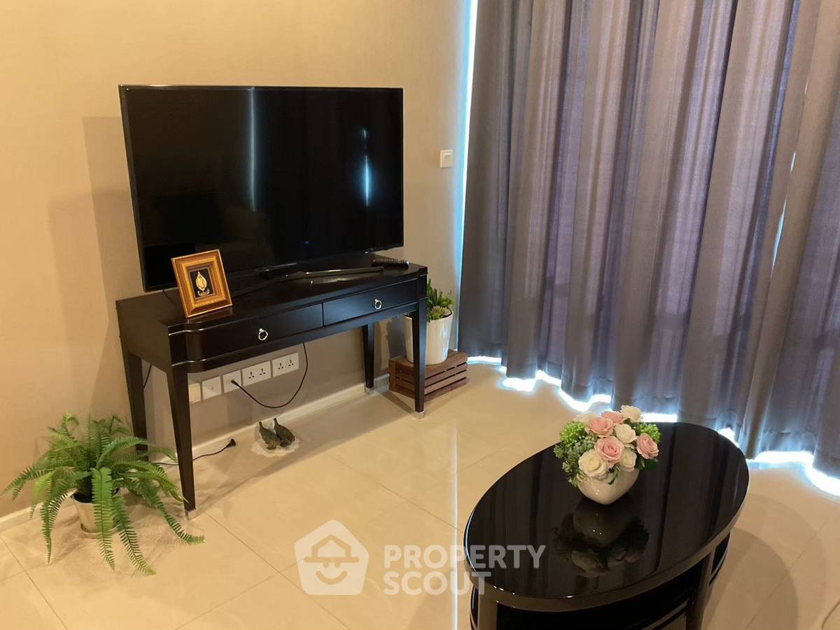 picture 2-BR Condo at Menam Residences in Wat Phraya Krai (ID 1176771) - 3/17