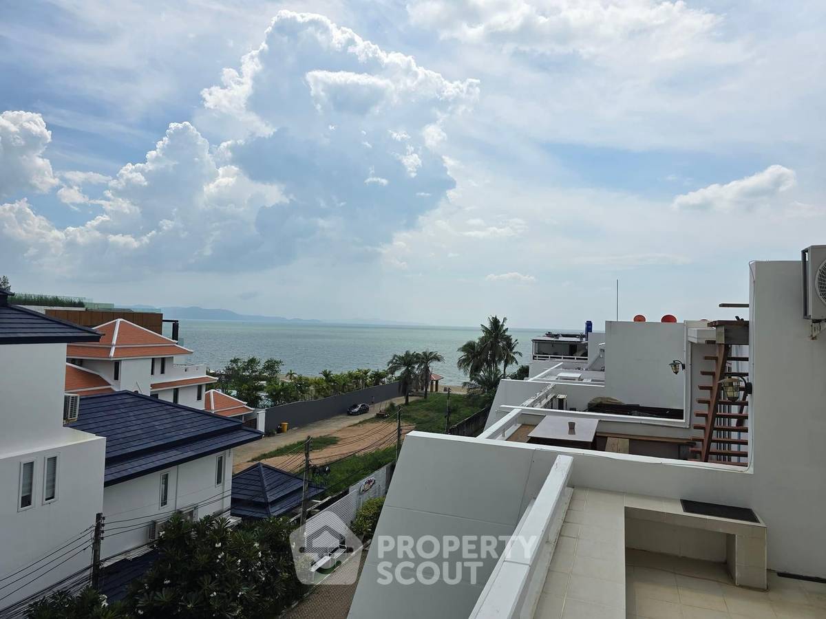 picture 4-BR Condo at Chom Talay Resort Condominium close to Pattaya (ID 1885768) - 10/30
