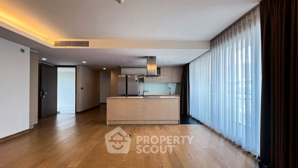 picture 3-BR Condo at Via Botani near BTS Phrom Phong (ID 2092290) - 4/9