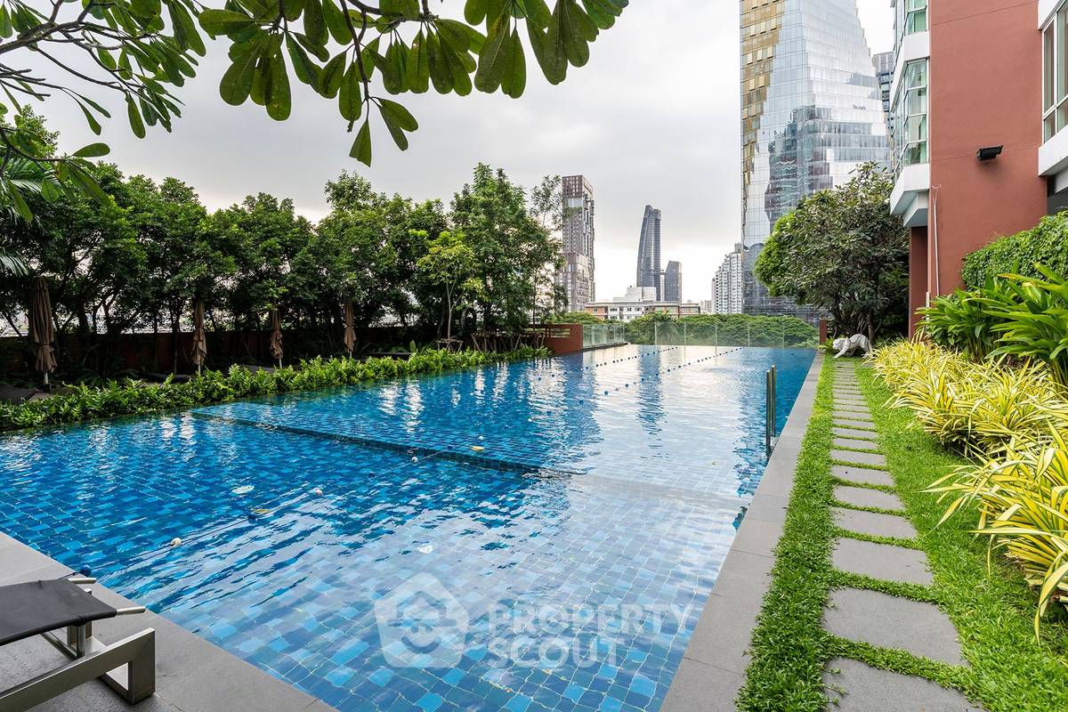 picture 2-BR Condo at Fullerton Sukhumvit near BTS Ekkamai (ID 1521198) - 10/14