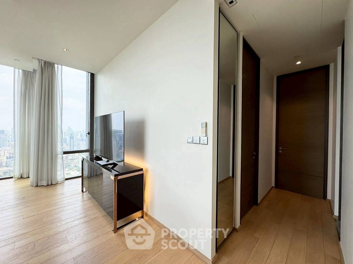 picture 2-BR Condo at 28 Chidlom near BTS Chit Lom (ID 2095004) - 1/12