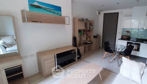 1-BR Condo at Quinn Condo Ratchada 17 near MRT Sutthisan (ID 1803568)