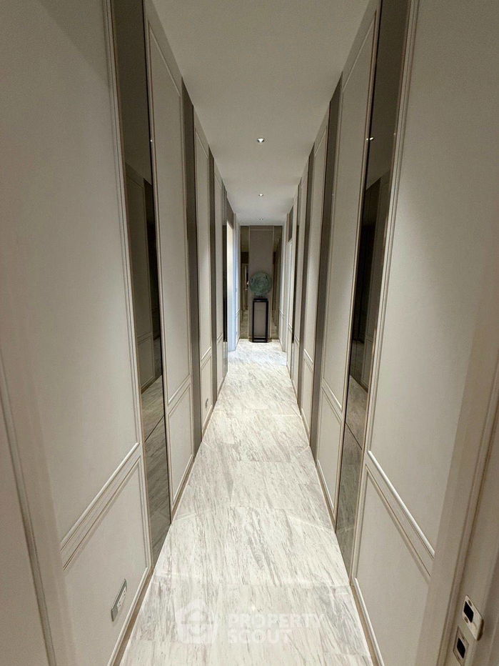 picture 3-BR Condo at Four Seasons Private Residences Bangkok near BTS Saphan Taksin (ID 1889349) - 21/24