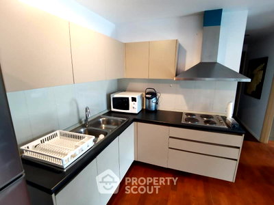 Condos for sale : 2-BR Condo For Sale At Siri On 8 Sukhumvit 8 Near BTS Nana (ID 514241)