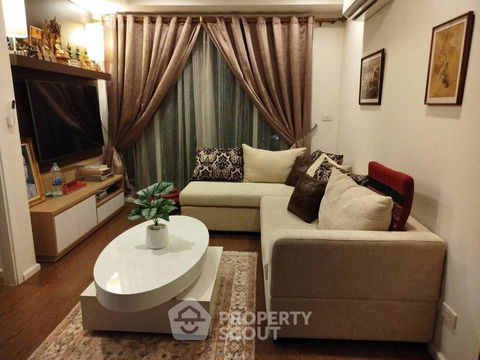 3-BR Condo at 15 Sukhumvit Residences near BTS Nana (ID 1777894)