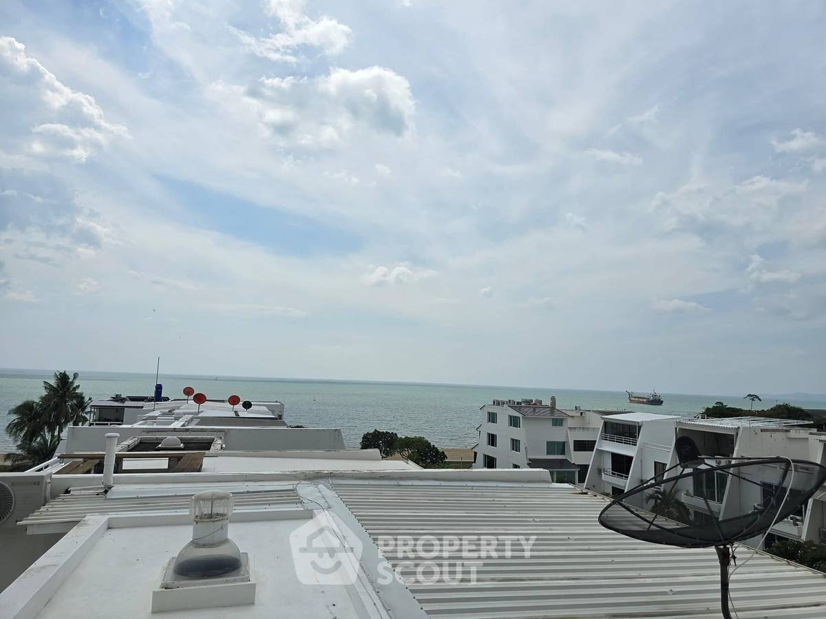picture 4-BR Condo at Chom Talay Resort Condominium close to Pattaya (ID 1885768) - 1/30