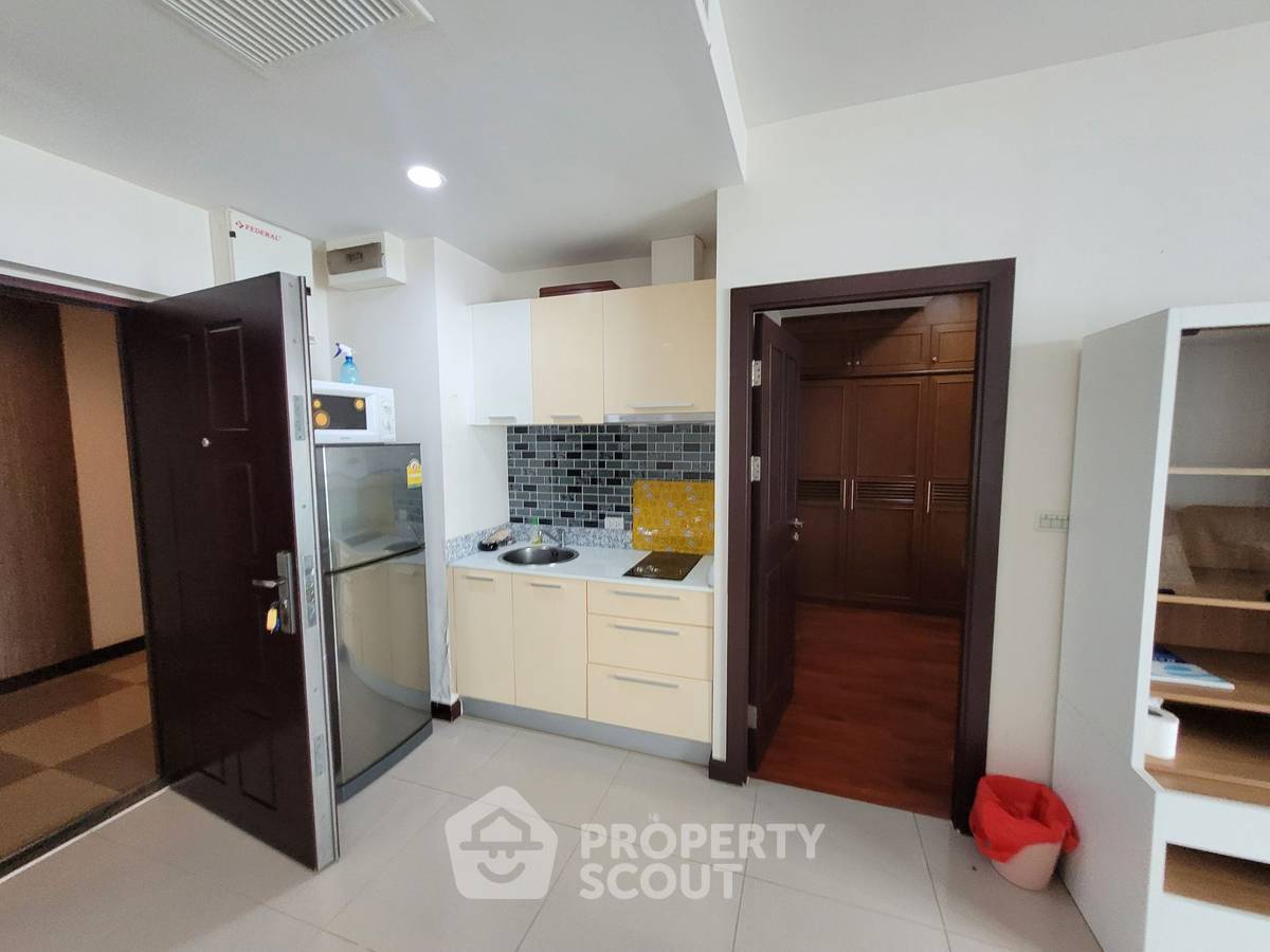 picture 1-BR Condo at The Prime11 Sukhumvit Condominium near BTS Nana (ID 187816) - 5/12