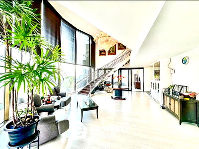 Condos for sale : 4-BR Penthouse at Supalai Place Sukhumvit 39 near BTS Phrom Phong (ID 1589268)