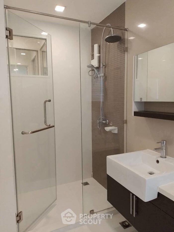 picture 3-BR Condo at The Bloom Sukhumvit 71 near BTS Phra Khanong (ID 2166640) - 8/22