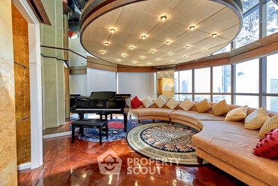 Condos for sale : 2-BR Condo at Nusa State Tower Condominium near BTS Saphan Taksin (ID 972315)