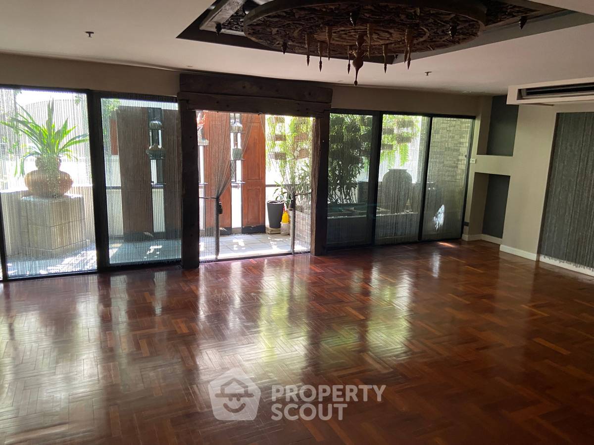 รูป คอนโด 4-ห้องนอน ที่ บ้านสาทร คอนโดมิเนียม ใกล้ MRT ลุมพินี (ID 1326650) - รูปที่ 17/18
