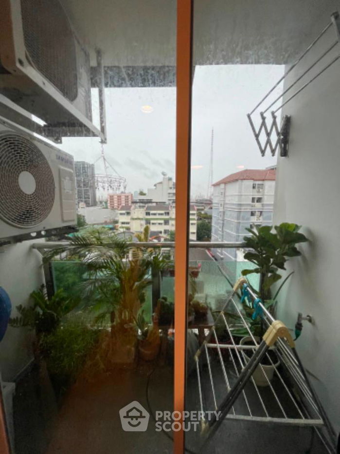 picture 1-BR Condo at Chateau In Town Vibhavadi 10 near MRT Sutthisan (ID 894221) - 12/12