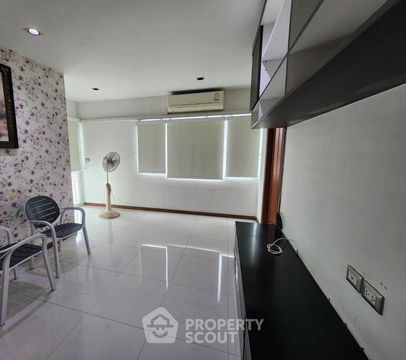 2-BR Condo at The Golden Master Ratchada 19 near MRT Ratchadaphisek (ID 1718253)
