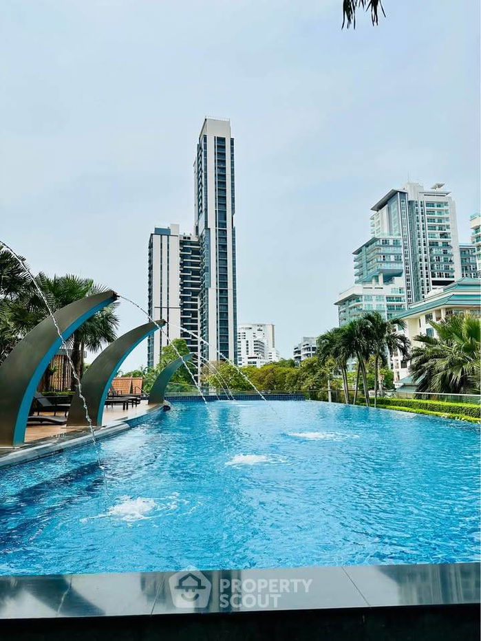 picture 1-BR Condo at The Peak Towers close to Phratamnak (ID 2144364) - 11/14