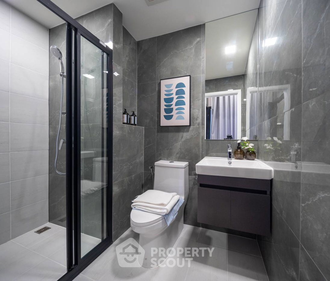 picture 1-BR Condo at Modiz Voyage Srinakarin close to Ramkhamhaeng (ID 1901115) - 11/12